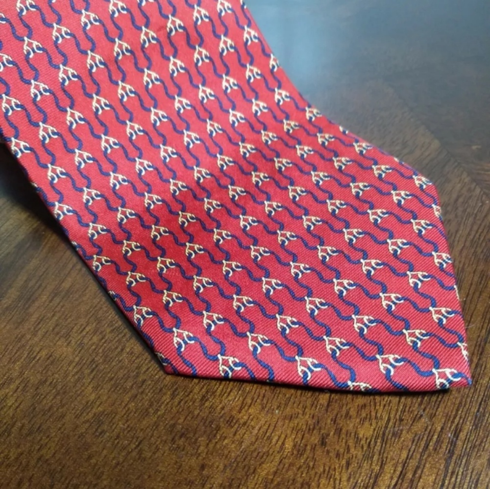 Jos A. Bank Designer Tie

Silk Necktie 